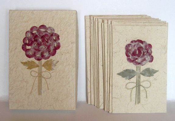 Boite MM + 9 cartes doubles + 9 enveloppes - Fleurs rouge